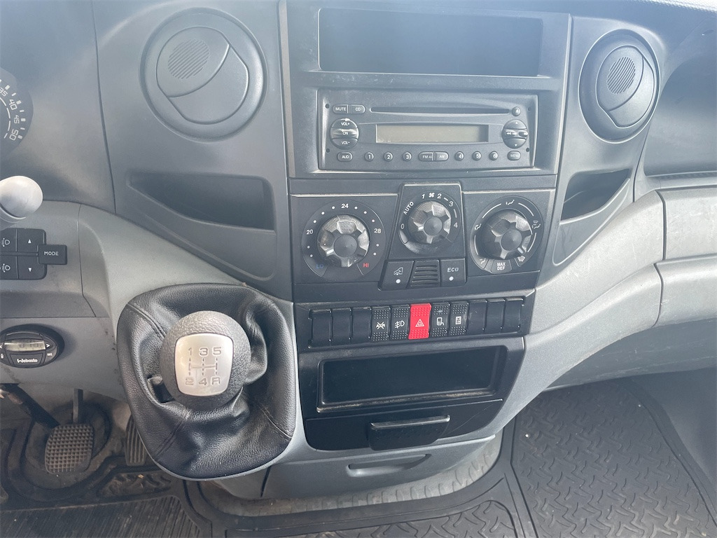 Véhicule utilitaire IVECO DAILY 35S14: photos 8