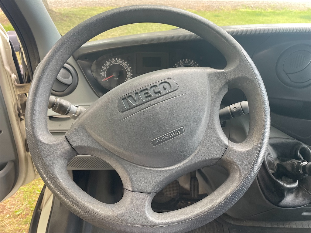 Véhicule utilitaire IVECO DAILY 35S14: photos 9