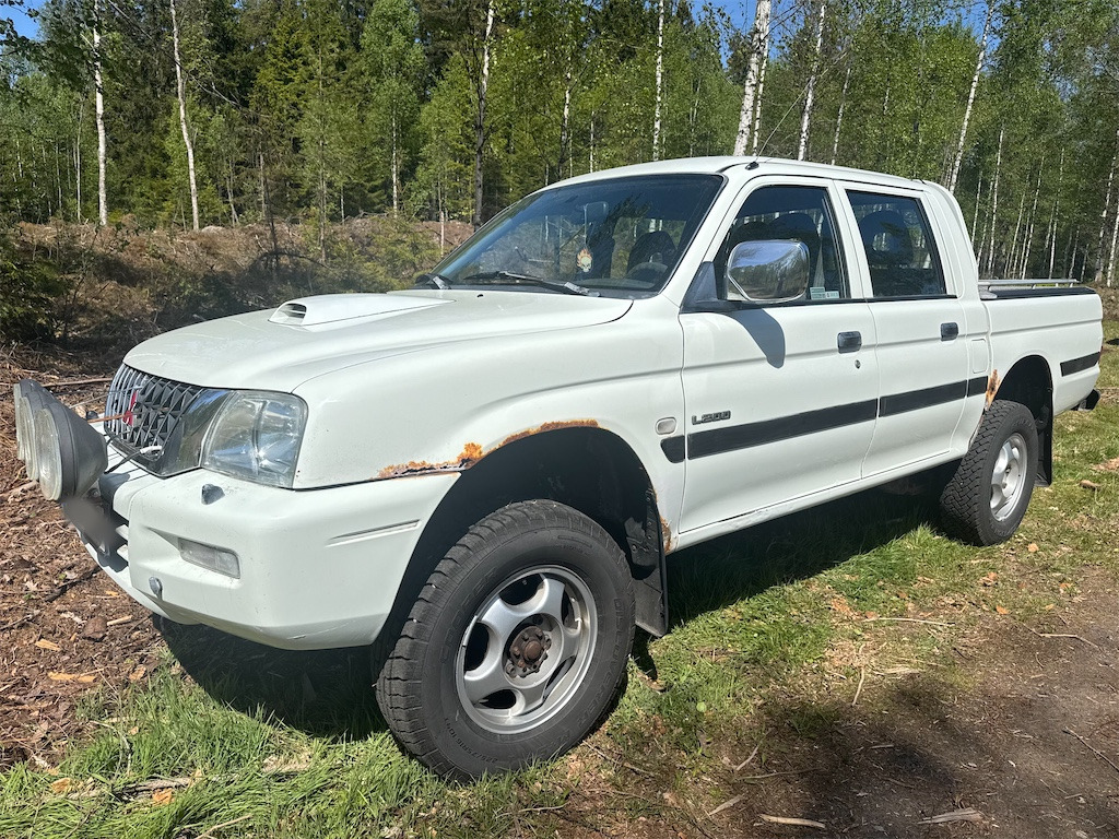 MITSUBISHI L200 DOUBLE C - Véhicule utilitaire: photos 2 MITSUBISHI L200 DOUBLE C - Véhicule utilitaire: photos 2