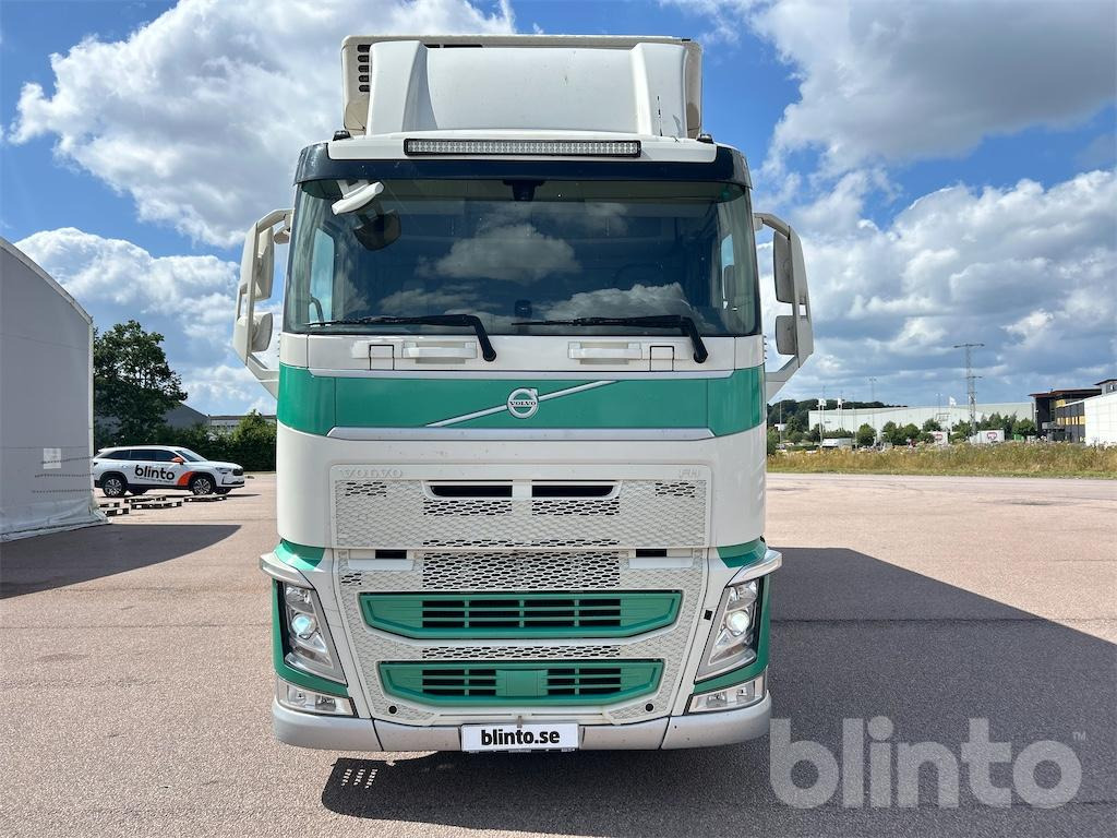 Volvo FH460 6x2 Bussbygg - Camion frigorifique: photos 2 Volvo FH460 6x2 Bussbygg - Camion frigorifique: photos 2