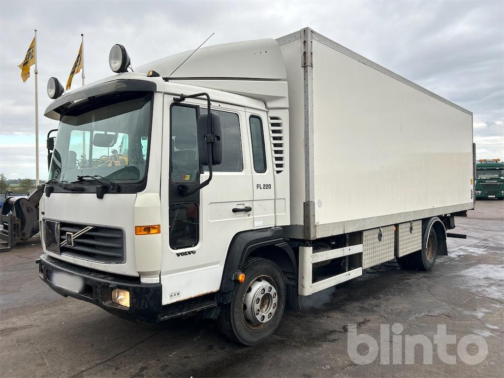 Camion fourgon Volvo FL611 4x2 - Nybesiktigad: photos 1