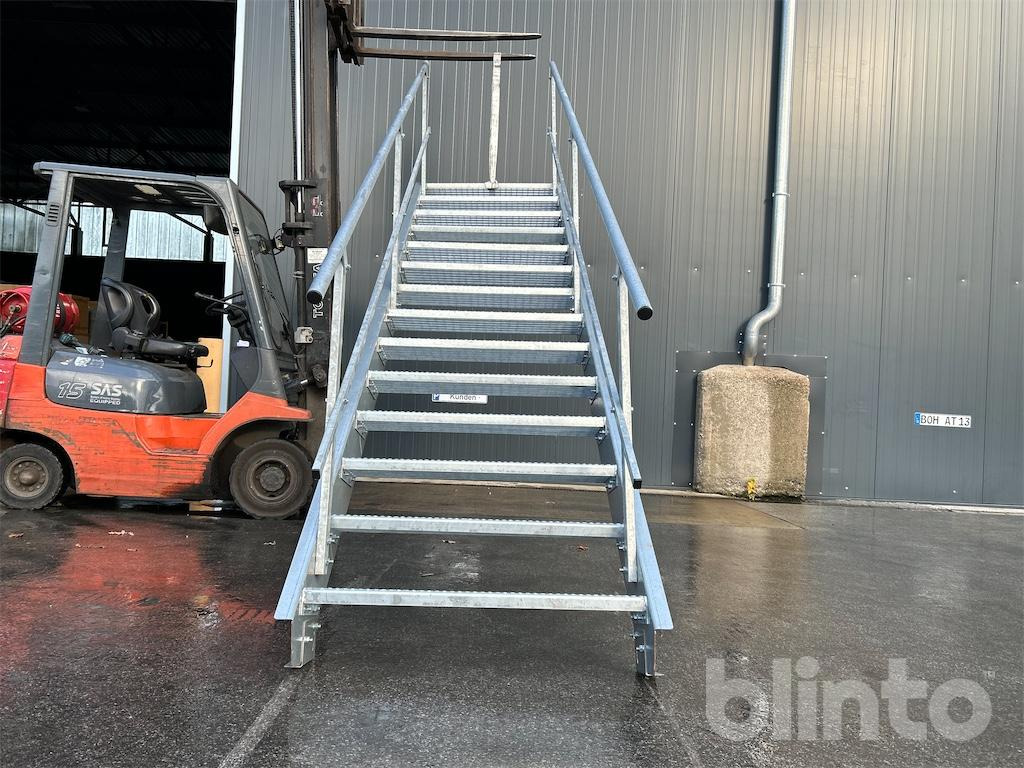 Mit beidseitigem Geländer - Outil/ Équipement: photos 3 Mit beidseitigem Geländer - Outil/ Équipement: photos 3