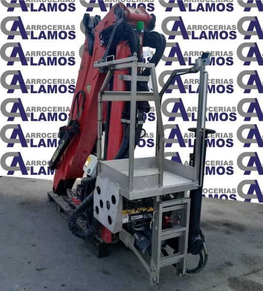 PALFINGER EPSILON PALFINGER C70Z73 - Grue auxiliaire: photos 2 PALFINGER EPSILON PALFINGER C70Z73 - Grue auxiliaire: photos 2