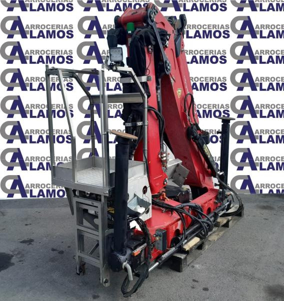 PALFINGER EPSILON PALFINGER C70Z73 - Grue auxiliaire: photos 1 PALFINGER EPSILON PALFINGER C70Z73 - Grue auxiliaire: photos 1