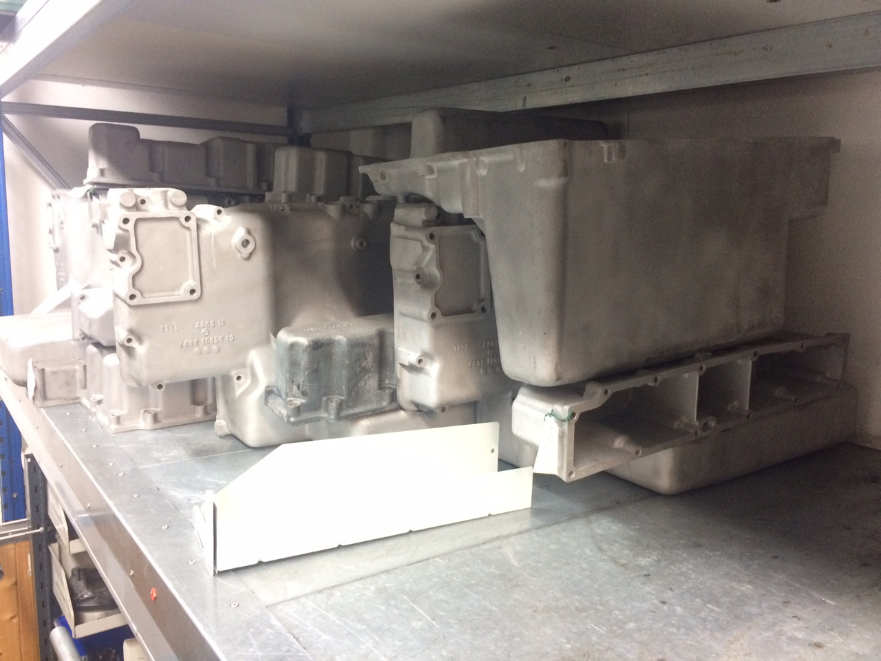 COPPA OLIO MAN 51058015549 - MOTORE D0826LUH - Carter d'huile: photos 3 COPPA OLIO MAN 51058015549 - MOTORE D0826LUH - Carter d'huile: photos 3