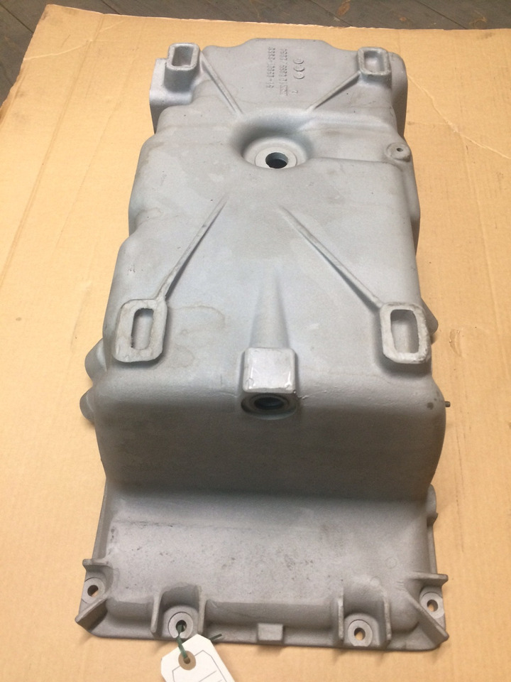 COPPA OLIO MAN 51058015557 - MOTORE MAN D0834LOH / D0824LOH - Carter d'huile: photos 4 COPPA OLIO MAN 51058015557 - MOTORE MAN D0834LOH / D0824LOH - Carter d'huile: photos 4