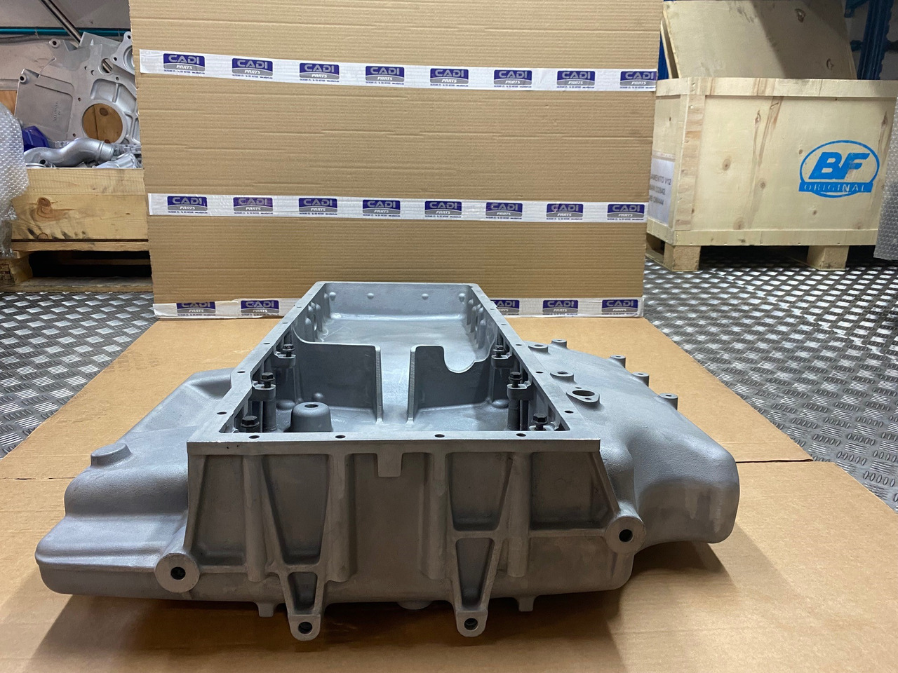 COPPA OLIO MOTORE BUS - 51058015764 - MAN D2066LOH26 - D2676LOH - Carter d'huile pour Bus: photos 1 COPPA OLIO MOTORE BUS - 51058015764 - MAN D2066LOH26 - D2676LOH - Carter d'huile pour Bus: photos 1