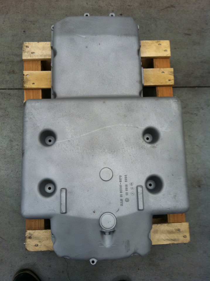 MAN 51058015585 - COPPA OLIO MOTORE MAN D2865LOH - VERSIONE BUS - Carter d'huile pour Camion: photos 5 MAN 51058015585 - COPPA OLIO MOTORE MAN D2865LOH - VERSIONE BUS - Carter d'huile pour Camion: photos 5