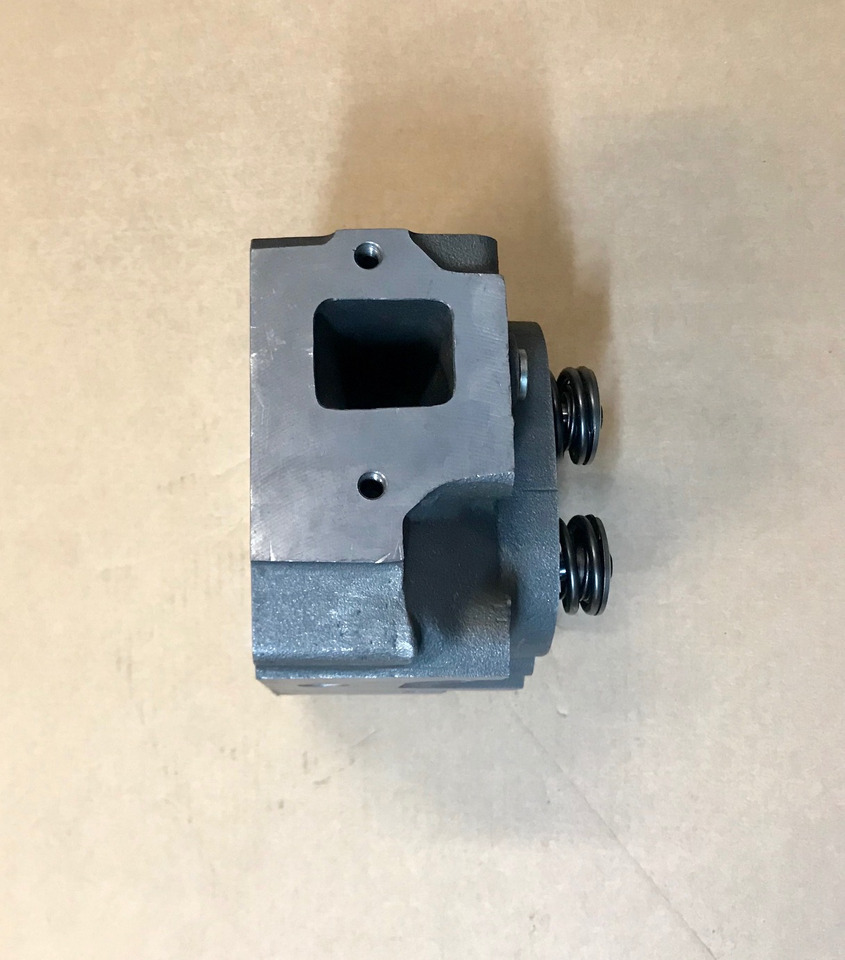 TESTATA MAN D28 - 2 VALVOLE PER CILINDRO - RIF. MAN 51031016773 / 51031016774 - Culasse: photos 2 TESTATA MAN D28 - 2 VALVOLE PER CILINDRO - RIF. MAN 51031016773 / 51031016774 - Culasse: photos 2
