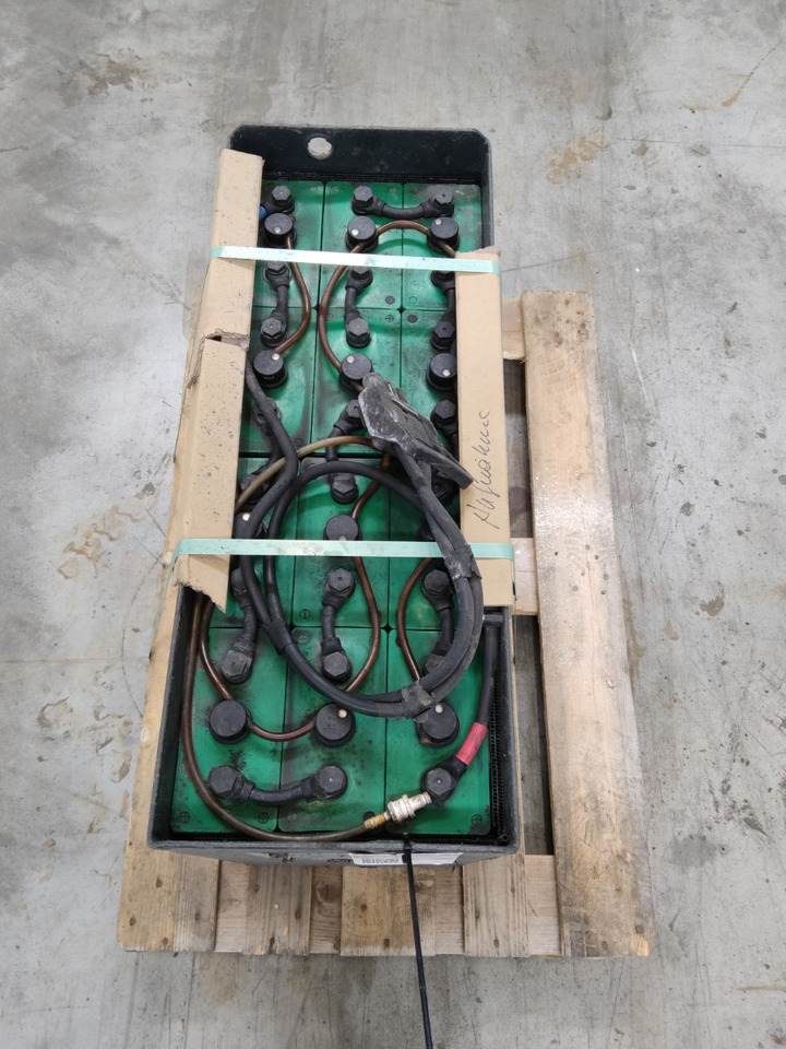 Hoppecke 24V575AH - Engins de chantier: photos 3 Hoppecke 24V575AH - Engins de chantier: photos 3