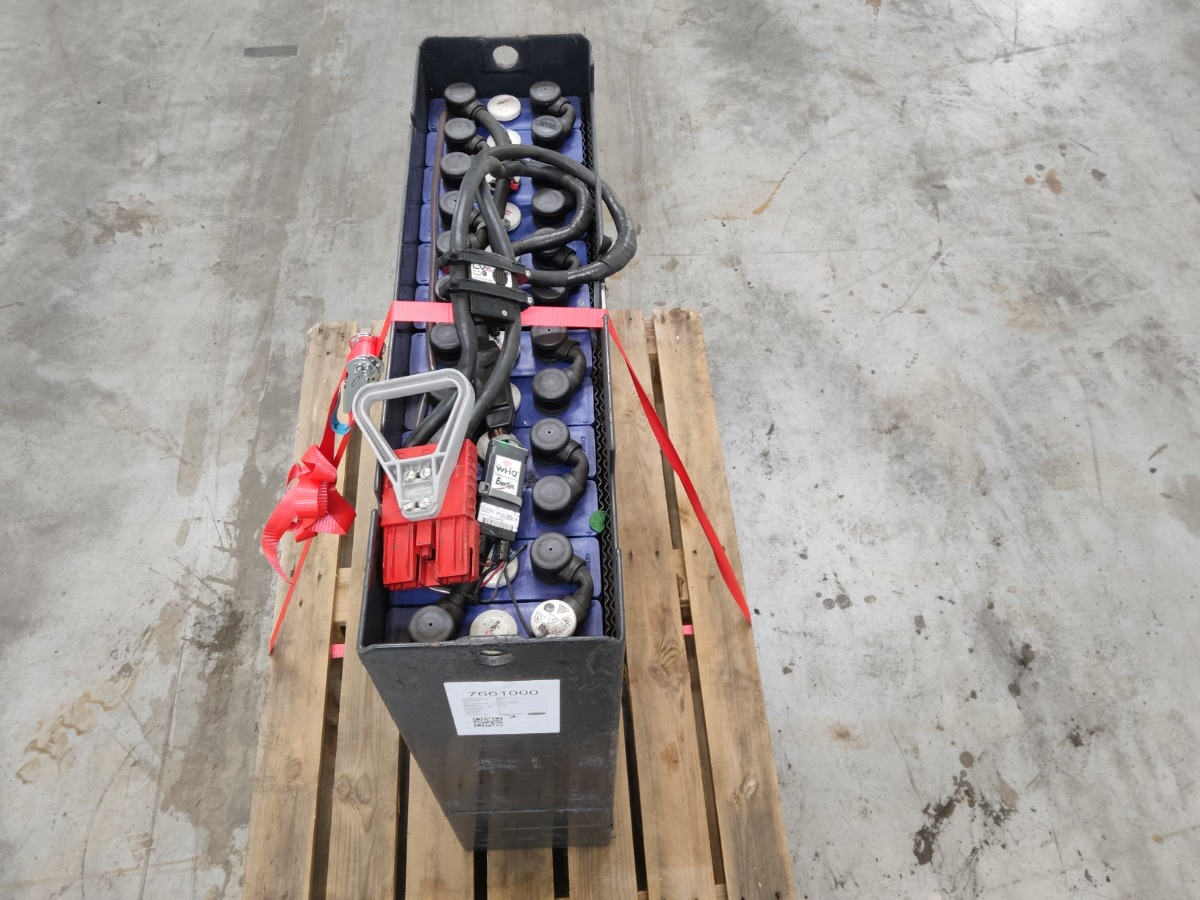 Weitere 24V420AH - Engins de chantier: photos 3 Weitere 24V420AH - Engins de chantier: photos 3