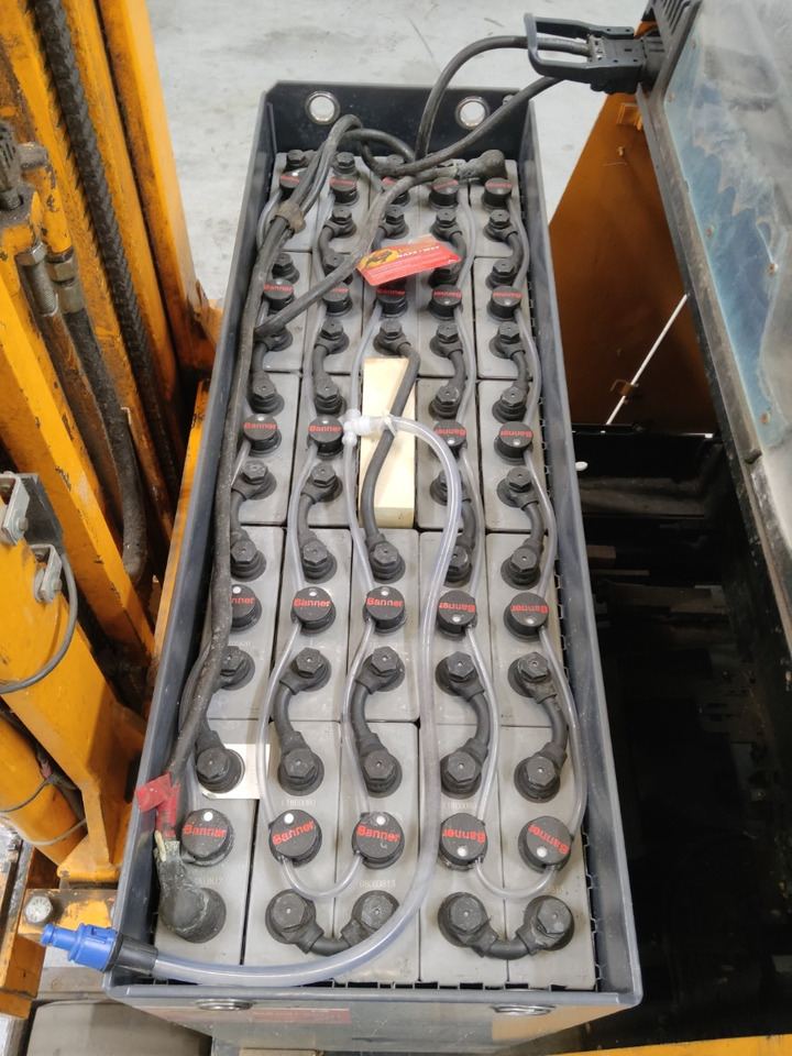 Jungheinrich ETMA13,5 - Chariot à mât rétractable: photos 4 Jungheinrich ETMA13,5 - Chariot à mât rétractable: photos 4