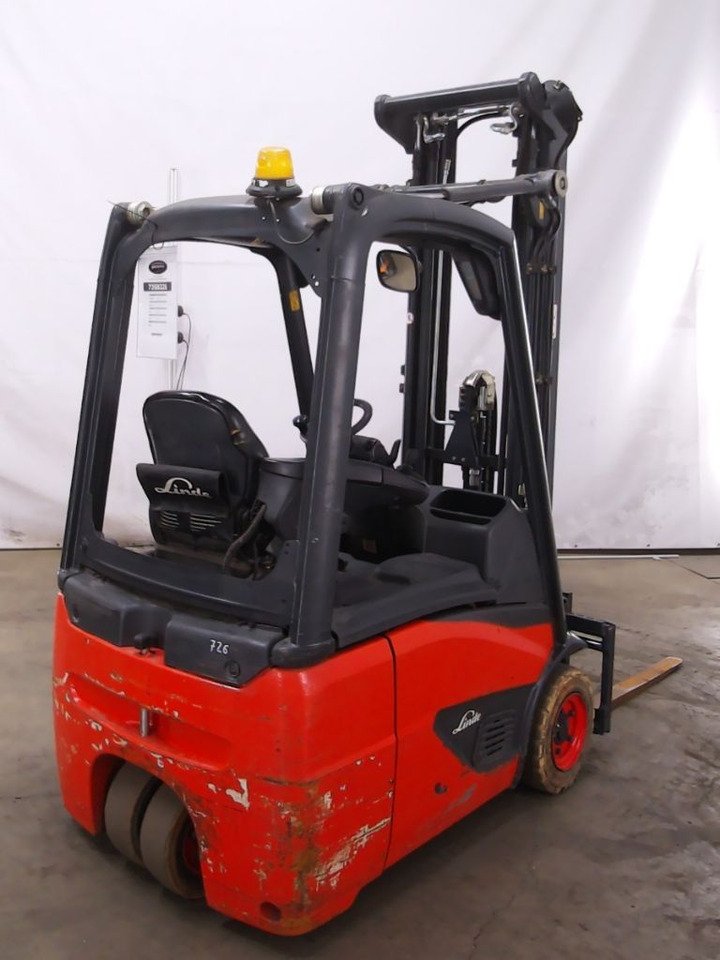 Linde E15 - Chariot élévateur électrique: photos 2 Linde E15 - Chariot élévateur électrique: photos 2
