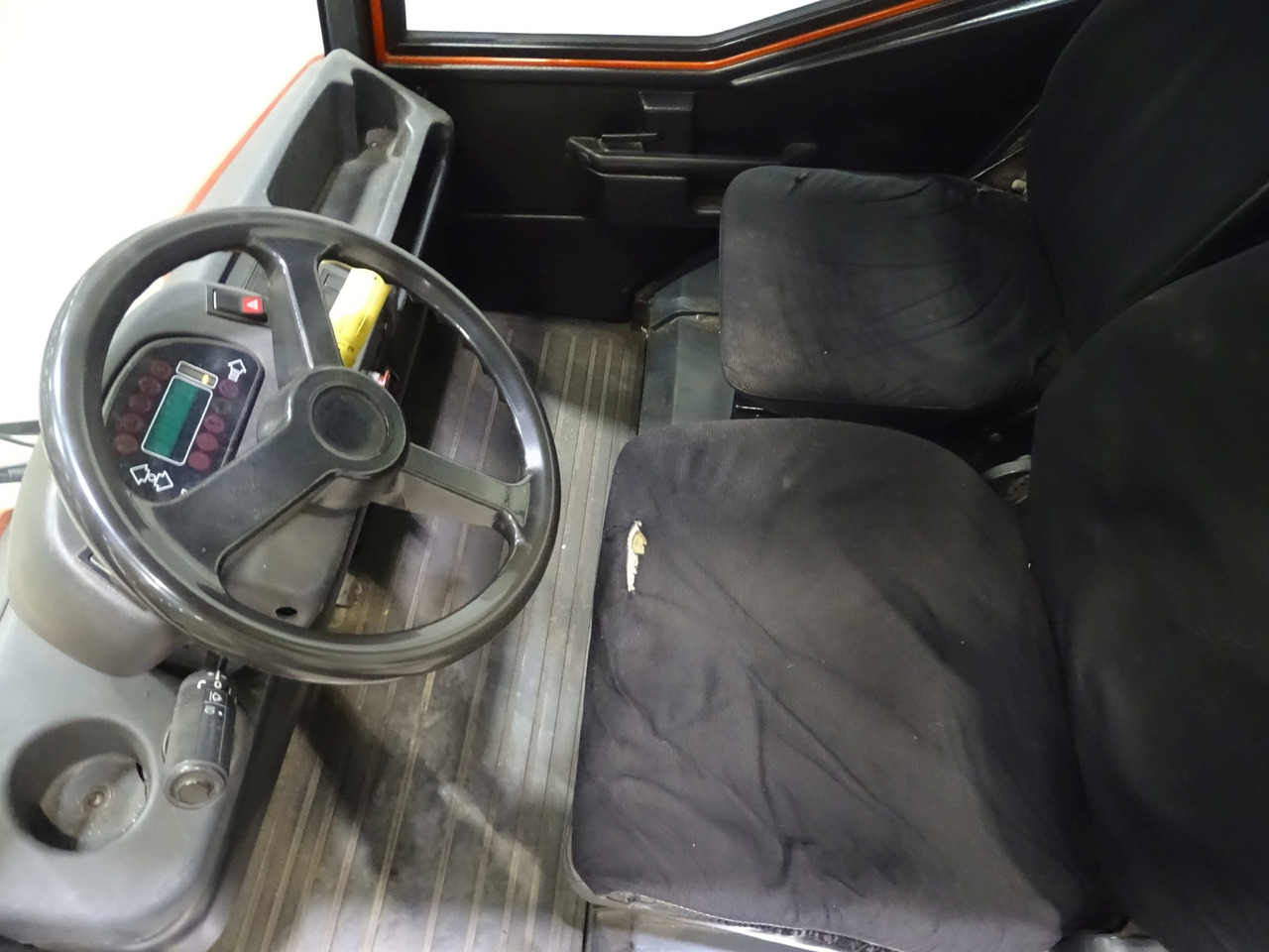 Linde P250 - Chariot tracteur: photos 3 Linde P250 - Chariot tracteur: photos 3