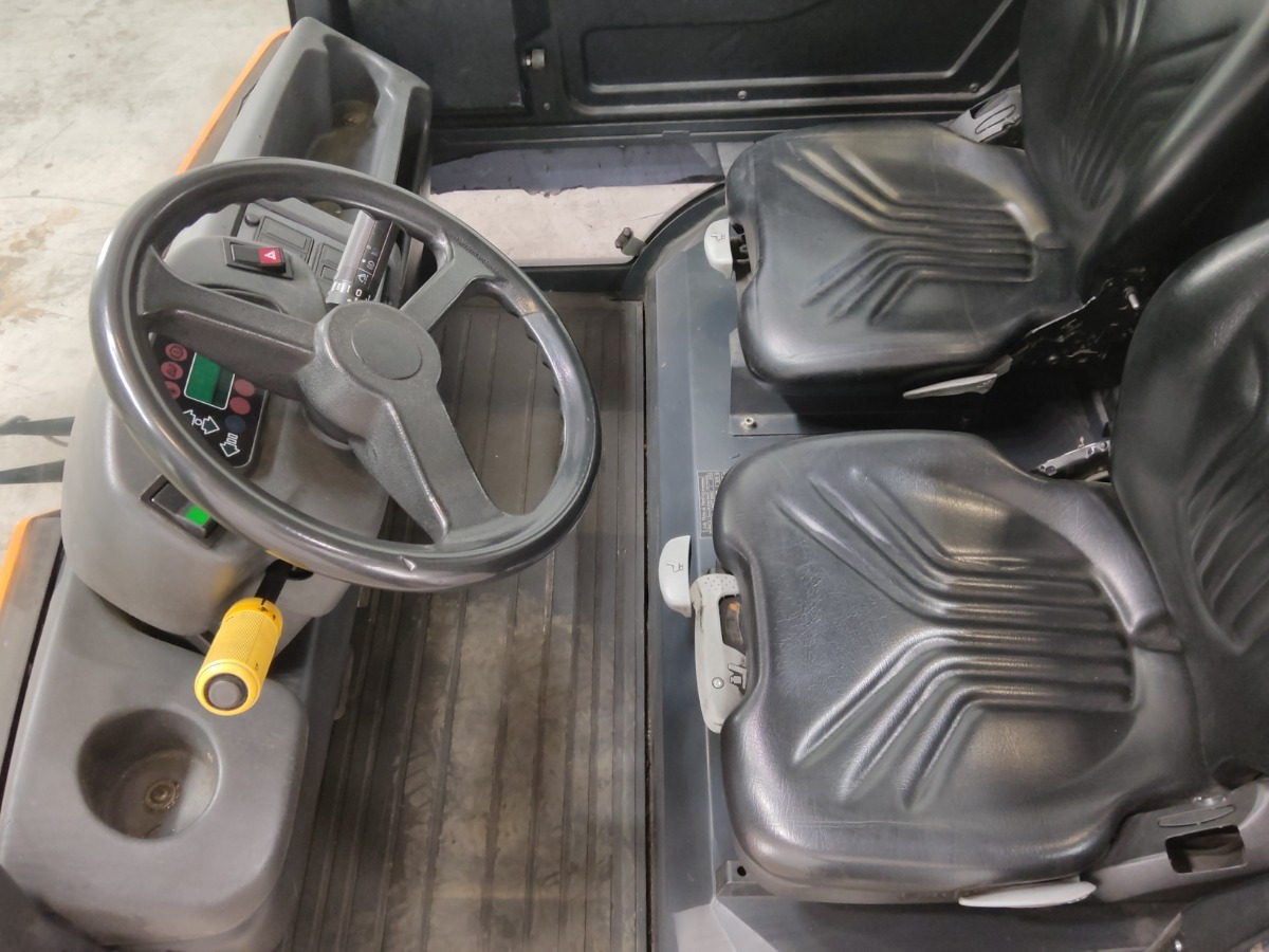 Linde P250 - Chariot tracteur: photos 3 Linde P250 - Chariot tracteur: photos 3