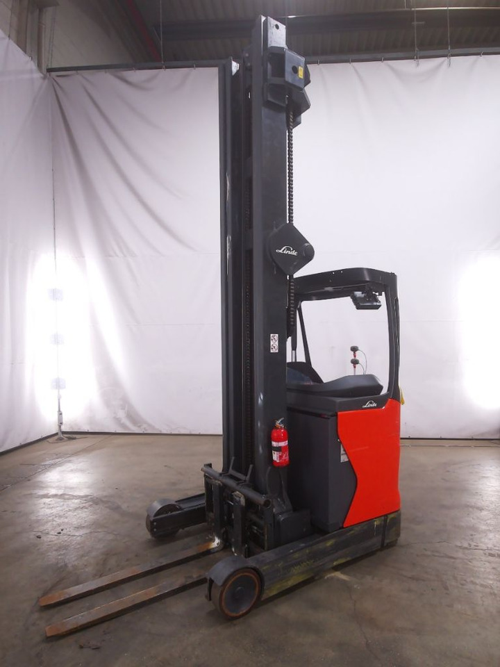 Linde R14HD-01 - Chariot à mât rétractable: photos 1 Linde R14HD-01 - Chariot à mât rétractable: photos 1