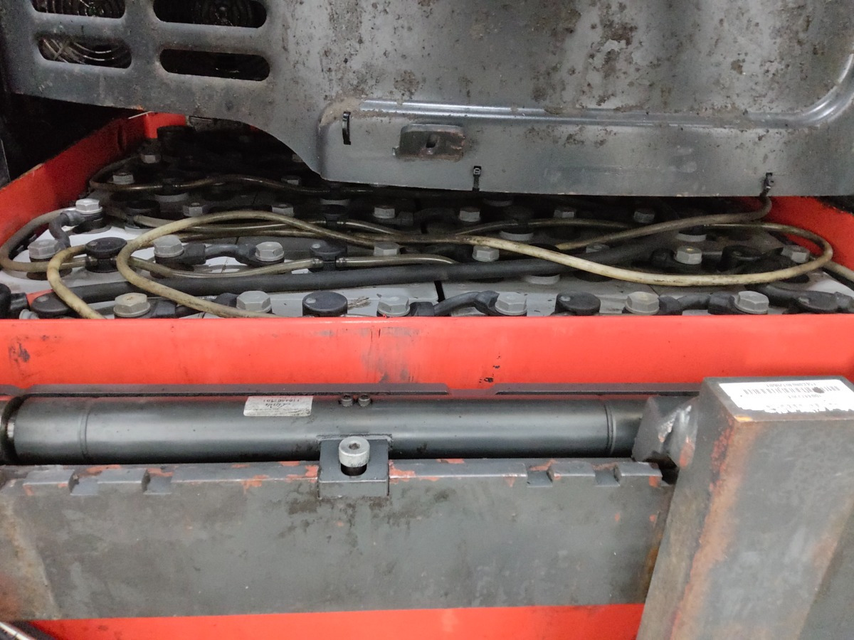 Linde R14X-03 - Chariot à mât rétractable: photos 4 Linde R14X-03 - Chariot à mât rétractable: photos 4