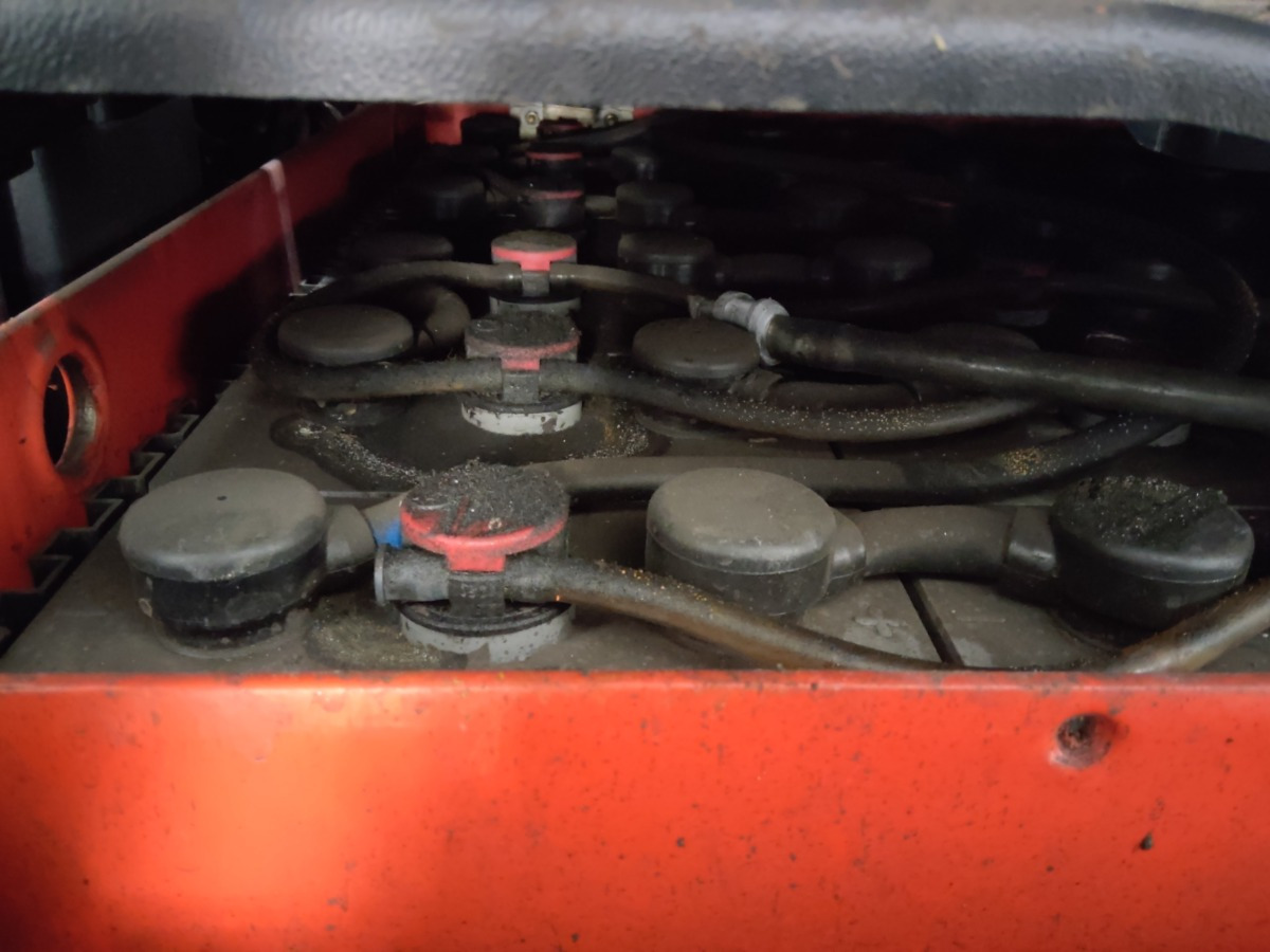 Linde R14X-03 - Chariot à mât rétractable: photos 4 Linde R14X-03 - Chariot à mât rétractable: photos 4