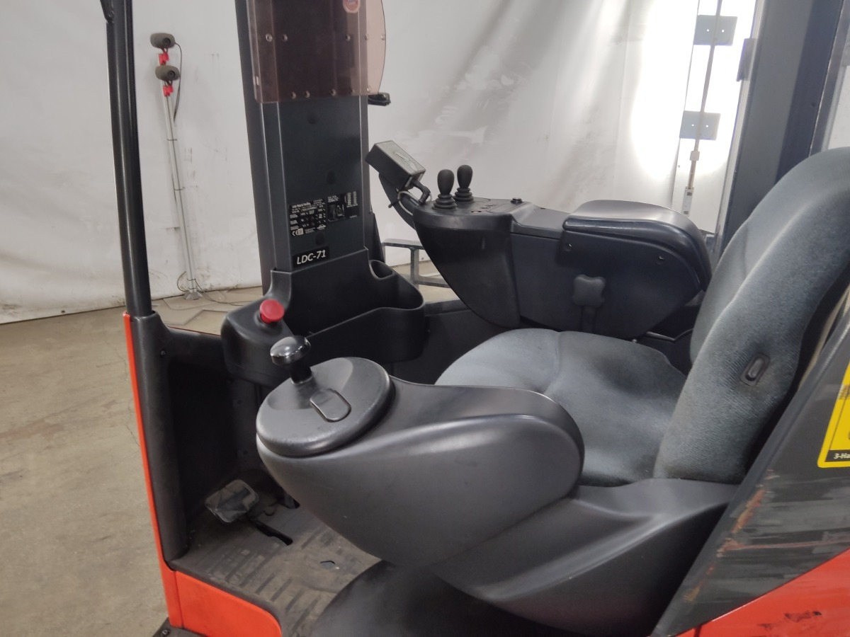 Linde R14X-03 - Chariot à mât rétractable: photos 3 Linde R14X-03 - Chariot à mât rétractable: photos 3