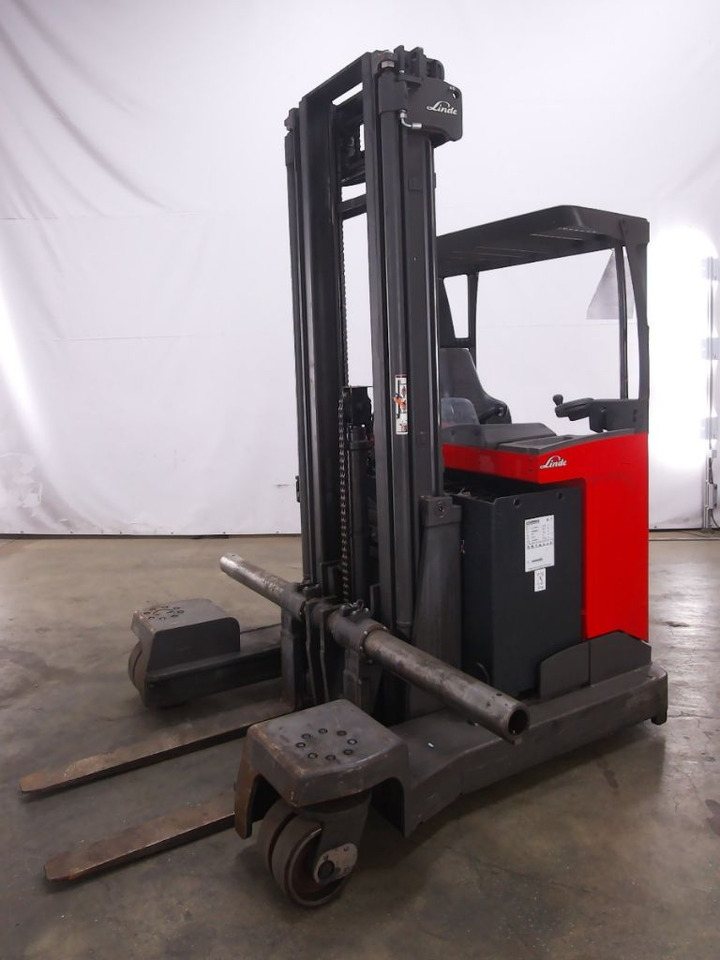Linde R25F - Chariot à mât rétractable: photos 1 Linde R25F - Chariot à mât rétractable: photos 1