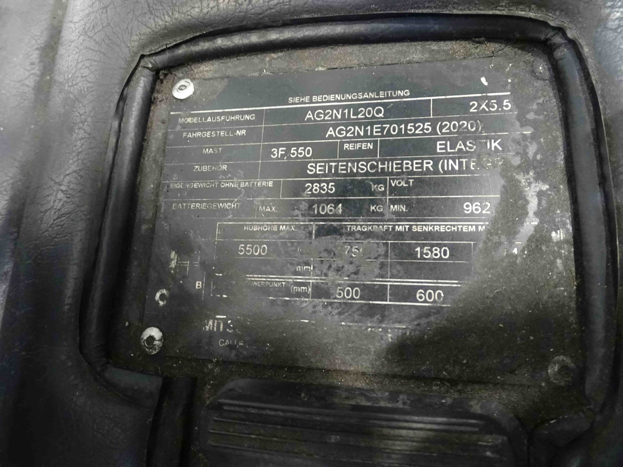 Mitsubishi AG2N1L20Q - Chariot élévateur électrique: photos 5 Mitsubishi AG2N1L20Q - Chariot élévateur électrique: photos 5