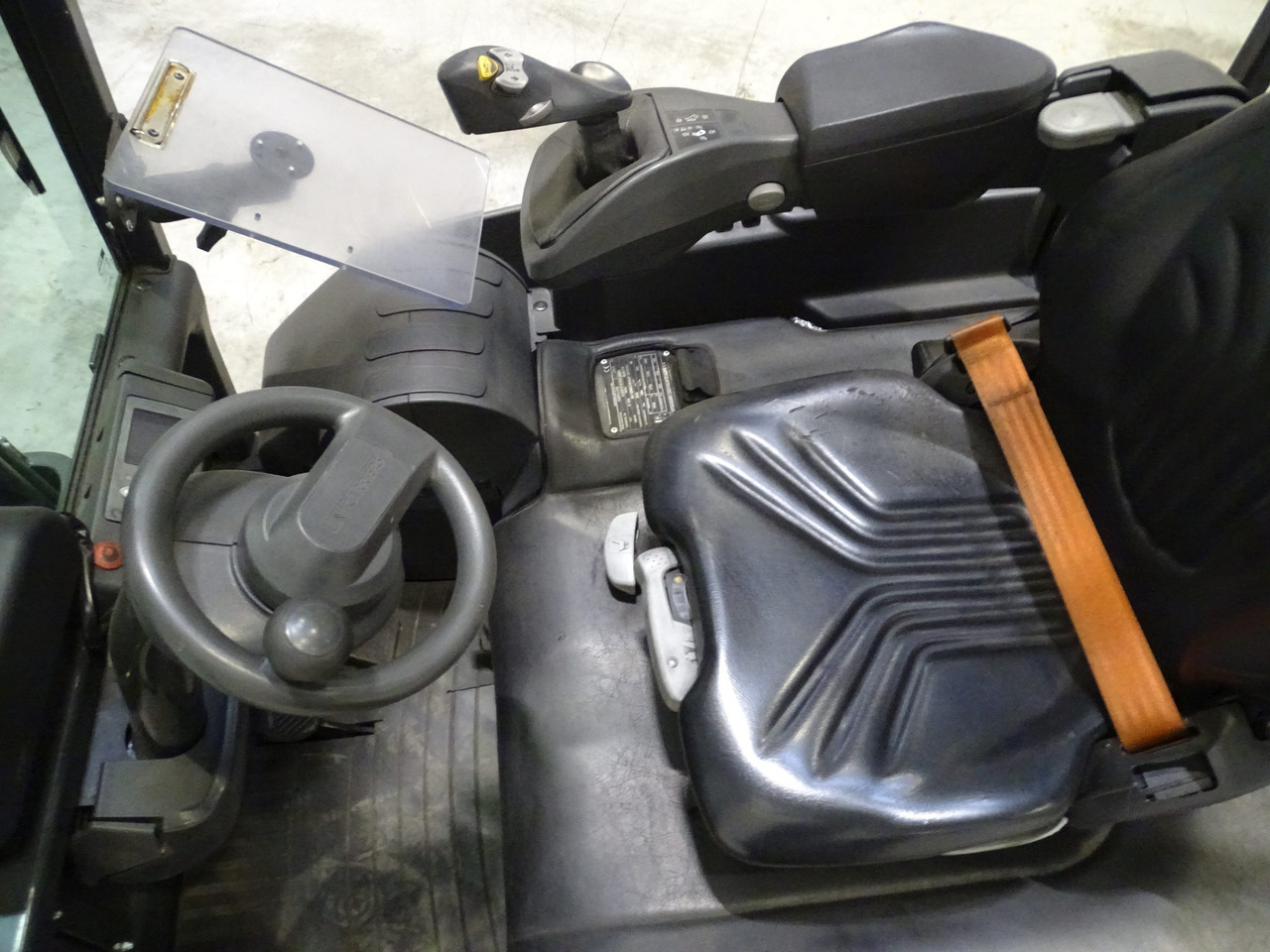 Mitsubishi AG2N1L20Q - Chariot élévateur électrique: photos 3 Mitsubishi AG2N1L20Q - Chariot élévateur électrique: photos 3