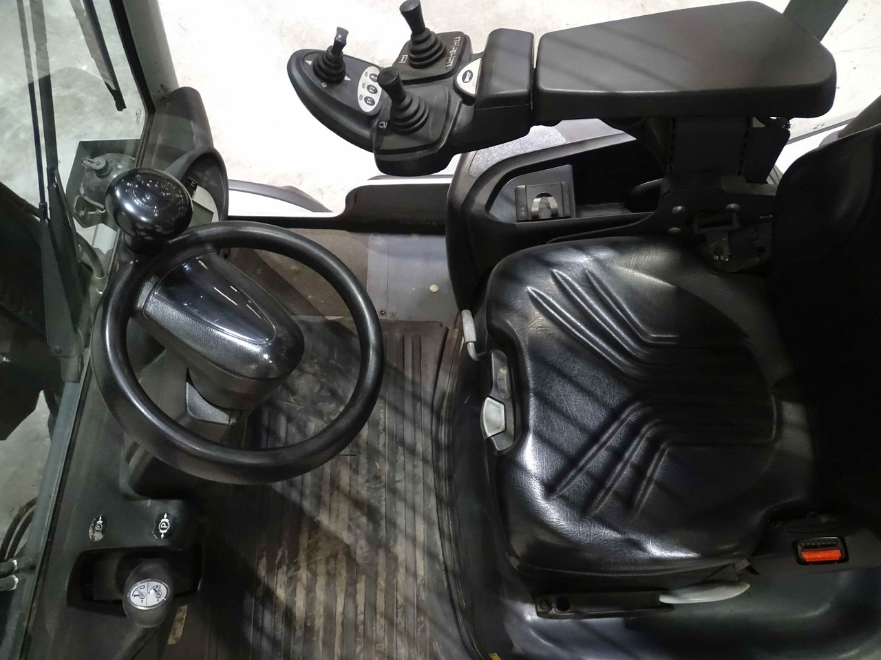 Still RX70-50T/600 - Chariot élévateur: photos 3 Still RX70-50T/600 - Chariot élévateur: photos 3