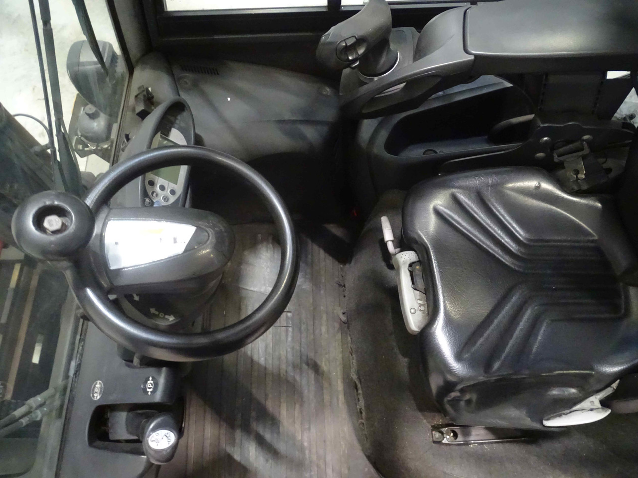 Still RX70-50T/600 - Chariot élévateur: photos 3 Still RX70-50T/600 - Chariot élévateur: photos 3