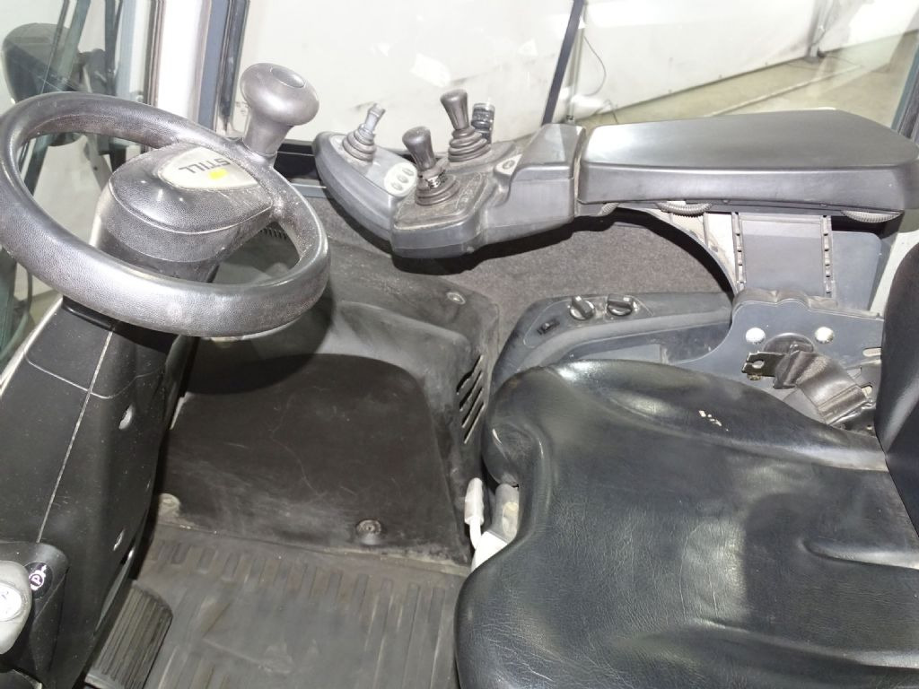 Still RX70-70 - Chariot élévateur diesel: photos 3 Still RX70-70 - Chariot élévateur diesel: photos 3