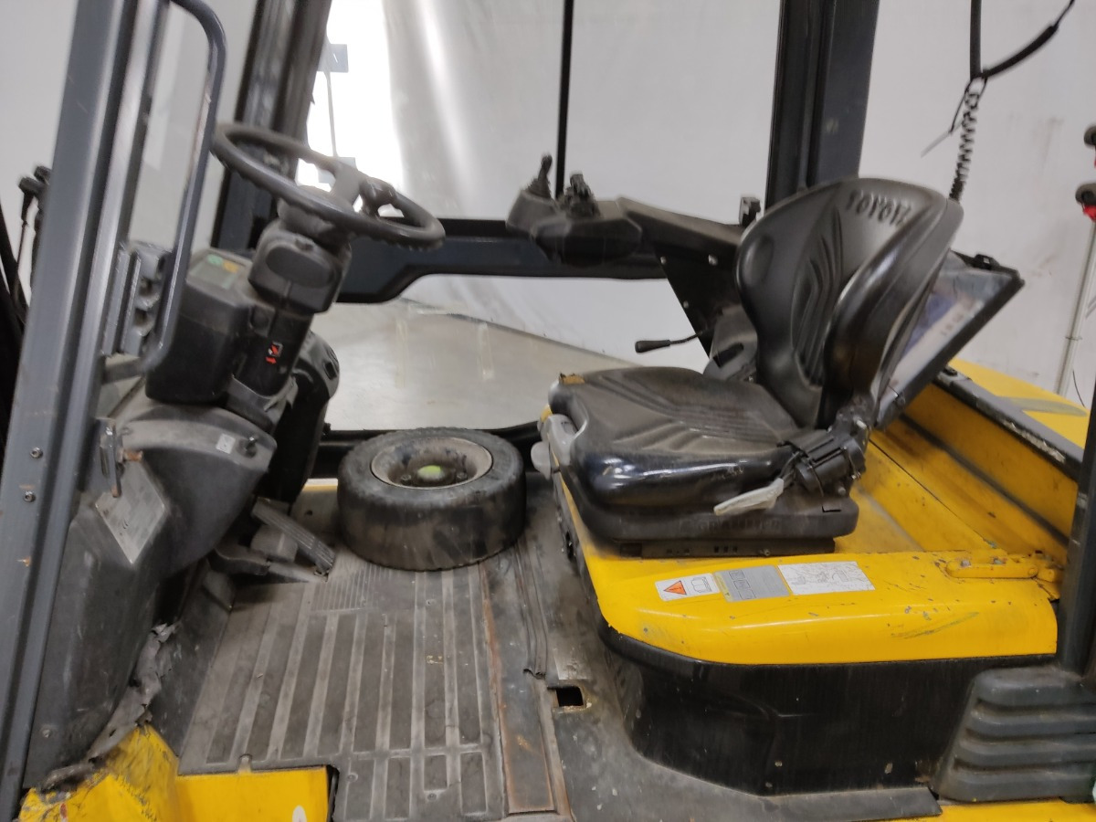 Toyota 7FBMF25 - Chariot élévateur électrique: photos 3 Toyota 7FBMF25 - Chariot élévateur électrique: photos 3