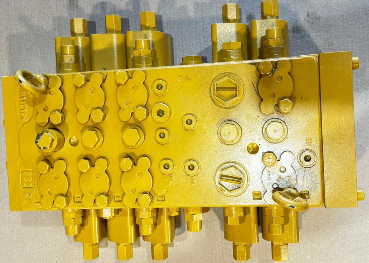 CATERPILLAR 194-7848 Valve GP-Main Control – Genuine Caterpillar Hydraulic Control Valve - Valve pour Pelle sur pneus: photos 3 CATERPILLAR 194-7848 Valve GP-Main Control – Genuine Caterpillar Hydraulic Control Valve - Valve pour Pelle sur pneus: photos 3