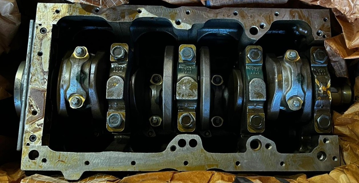 CATERPILLAR 359-0731 – Genuine Caterpillar Engine Block - CAT 3054C - Moteur: photos 1 CATERPILLAR 359-0731 – Genuine Caterpillar Engine Block - CAT 3054C - Moteur: photos 1