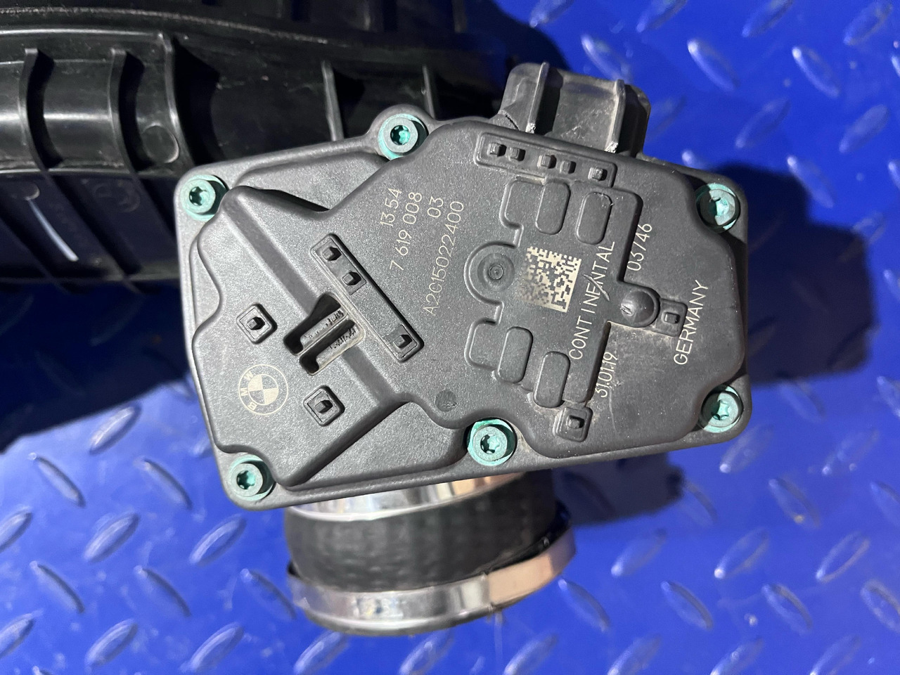 CONTINENTAL BMW 7619008 8601612 with throttle - Collecteur d'admission: photos 4 CONTINENTAL BMW 7619008 8601612 with throttle - Collecteur d'admission: photos 4