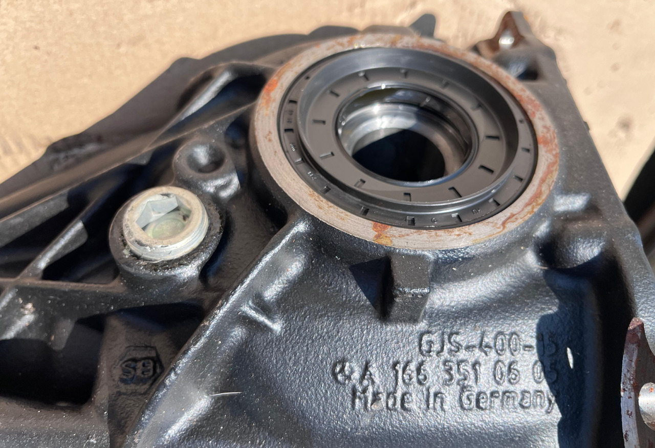 MERCEDES-BENZ Mercedes Benz Rear Axle Differential A1663510605 - Différentiel: photos 3 MERCEDES-BENZ Mercedes Benz Rear Axle Differential A1663510605 - Différentiel: photos 3