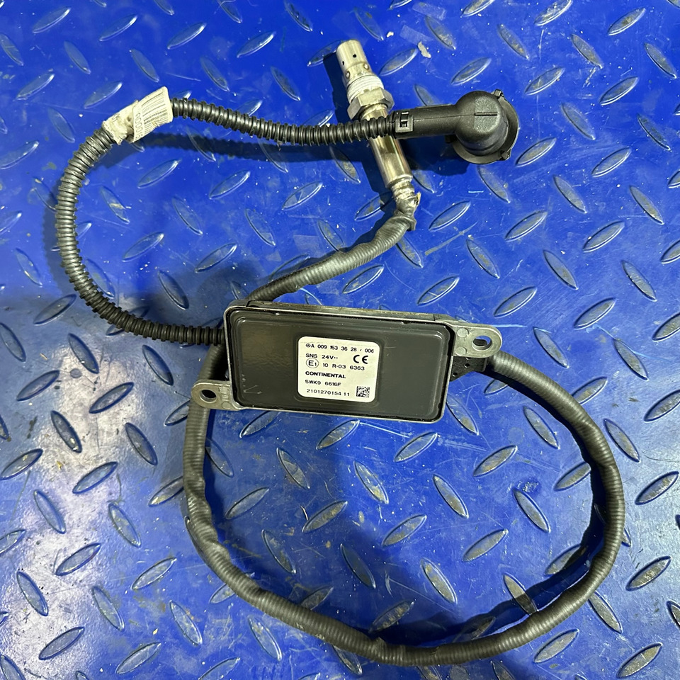MERCEDES-BENZ Truck Bus NOX Sensor A0091533628 - Système d'échappement pour Camion: photos 2 MERCEDES-BENZ Truck Bus NOX Sensor A0091533628 - Système d'échappement pour Camion: photos 2