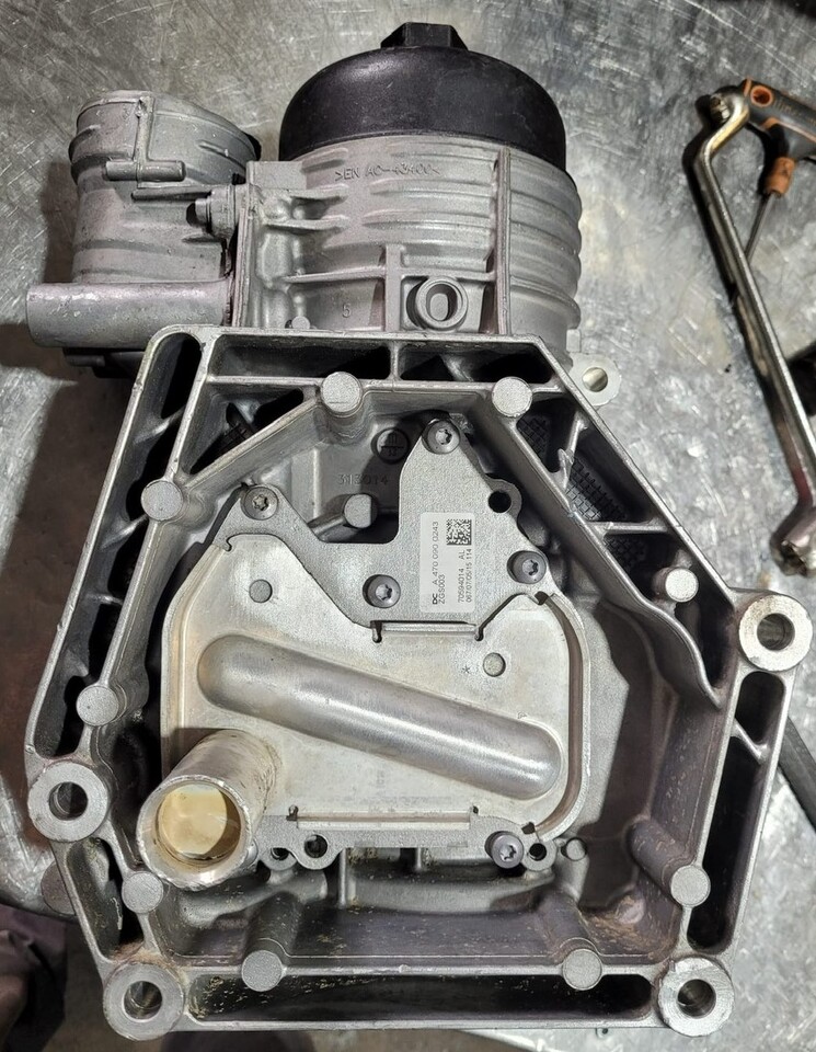 Mercedes Actros Fuel Filter Housing A4710909352 - Filtre à carburant pour Camion: photos 3 Mercedes Actros Fuel Filter Housing A4710909352 - Filtre à carburant pour Camion: photos 3