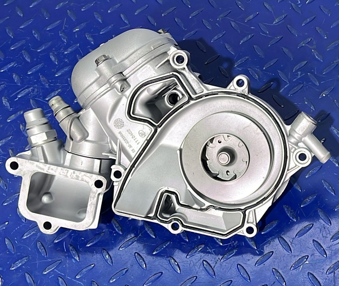Mercedes Benz Waterpump Atego OM936 - Pompe à liquide de refroidissement: photos 5 Mercedes Benz Waterpump Atego OM936 - Pompe à liquide de refroidissement: photos 5