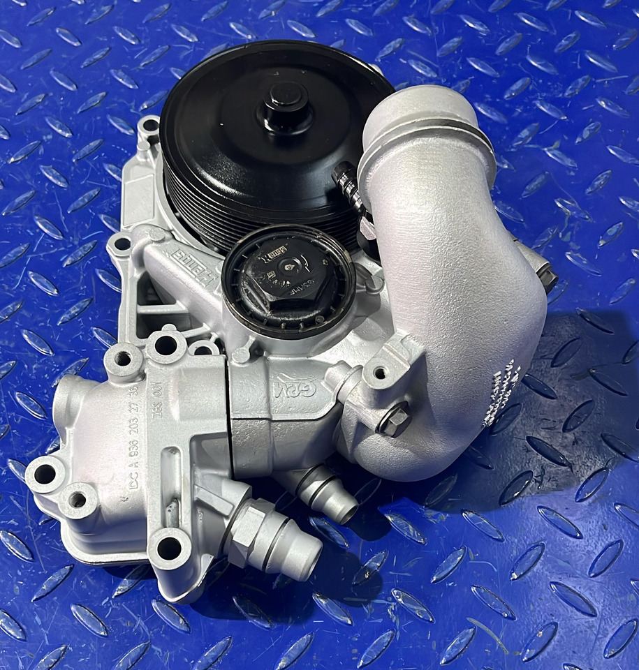 Mercedes Benz Waterpump Atego OM936 - Pompe à liquide de refroidissement: photos 2 Mercedes Benz Waterpump Atego OM936 - Pompe à liquide de refroidissement: photos 2