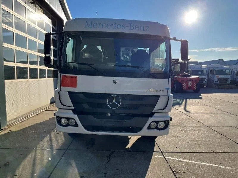 Mercedes-Benz Atego 1418 4x2 Fuel Tank Truck - Camion citerne: photos 3 Mercedes-Benz Atego 1418 4x2 Fuel Tank Truck - Camion citerne: photos 3