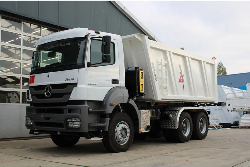 Mercedes-Benz Axor 3344 K 6x4 Tipper Truck - Camion benne: photos 1 Mercedes-Benz Axor 3344 K 6x4 Tipper Truck - Camion benne: photos 1