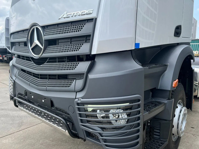Tracteur routier neuf Mercedes-Benz Actros 3348 S 6x4 Tractor Head: photos 11