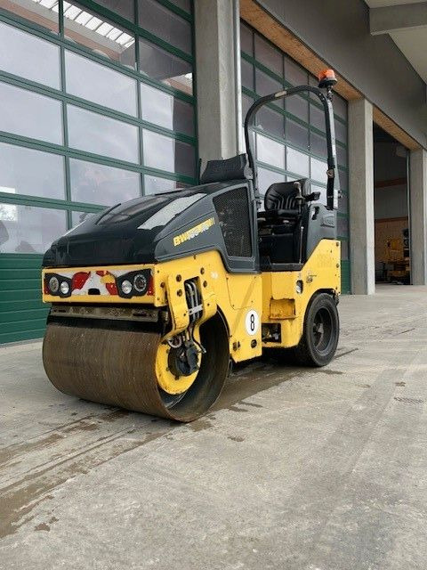 BOMAG BW 100 AC-5 - Compacteur mixte: photos 2 BOMAG BW 100 AC-5 - Compacteur mixte: photos 2
