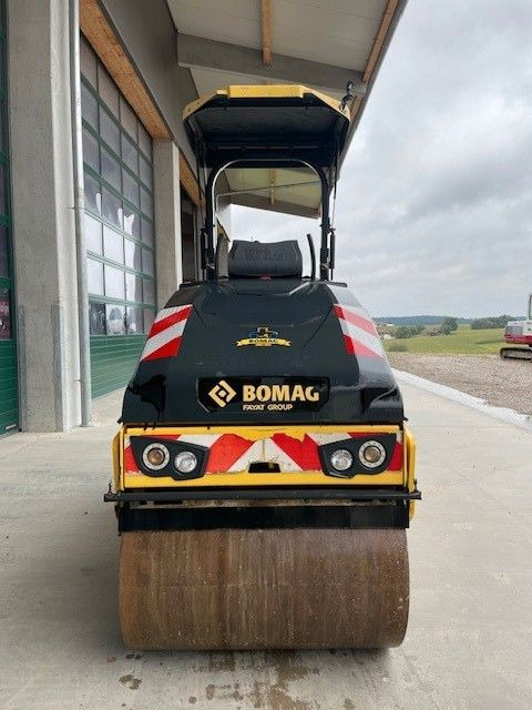 BOMAG BW 100 AC-5 - Compacteur mixte: photos 3 BOMAG BW 100 AC-5 - Compacteur mixte: photos 3