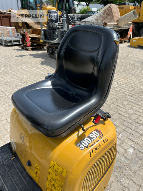 Mini pelle Cat 300.9D: photos 17