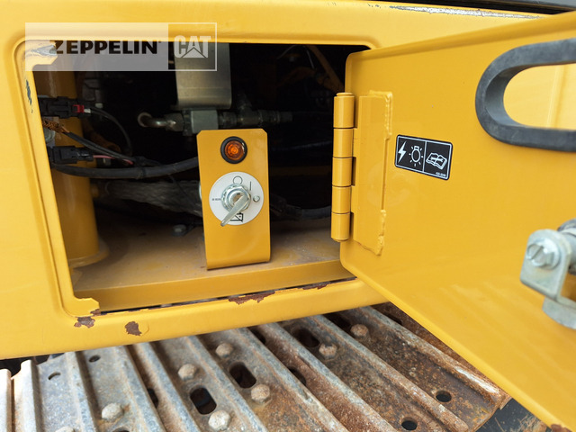 Pelle sur chenille Cat 315FL: photos 30