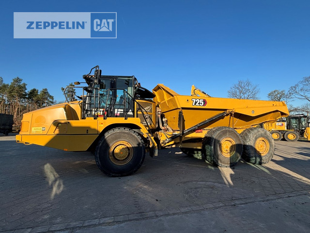 Cat 725-04A - Tombereau articulé: photos 1 Cat 725-04A - Tombereau articulé: photos 1