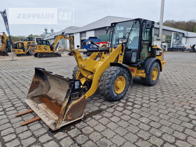 Cat 906M - Chargeuse sur pneus: photos 1 Cat 906M - Chargeuse sur pneus: photos 1
