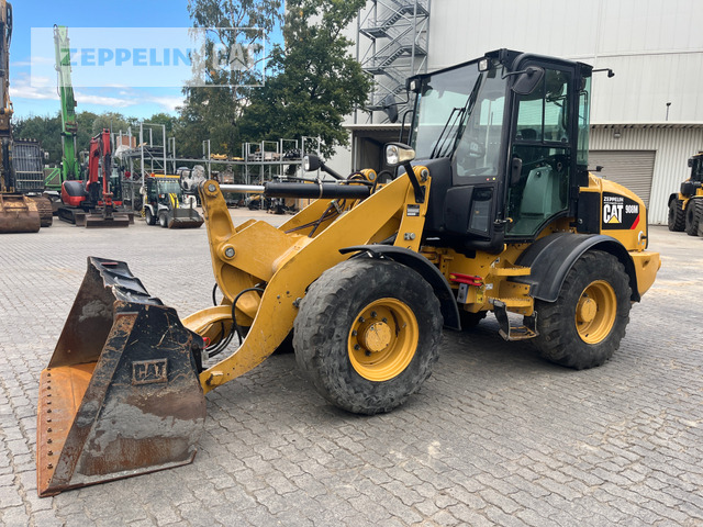 Cat 908M - Chargeuse sur pneus: photos 1 Cat 908M - Chargeuse sur pneus: photos 1
