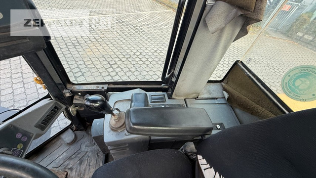 Chargeuse sur pneus Cat 928G: photos 14