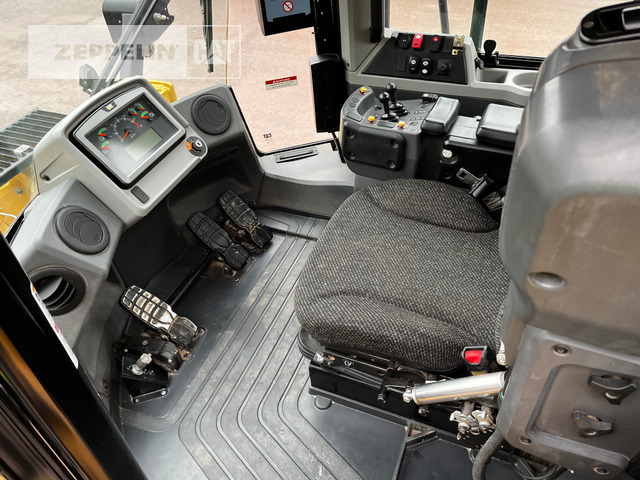 Chargeuse sur pneus Cat 966M: photos 18